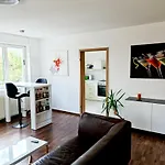 Helles über Den Havel-gärten Karino Apartment *