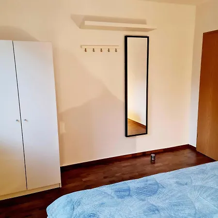 Апартаменты Karino Helles Ueber Den Havel-gaerten Auf Der Dominsel